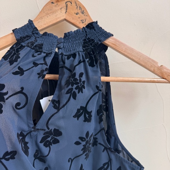 41 Hawthorn Blue Black Floral Sleeveless Halter Neckline Womens Size M Blouse - Picture 7 of 13